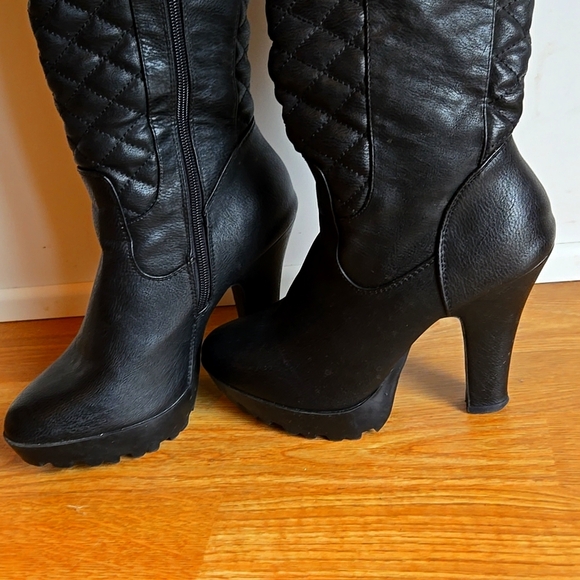 Black Calf quilted zip-up boots - Picture 4 of 5
